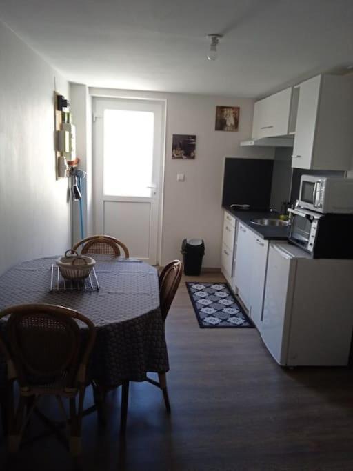 Maison Pour 2 A 4 Personnes Brassac-les-Mines Ngoại thất bức ảnh
